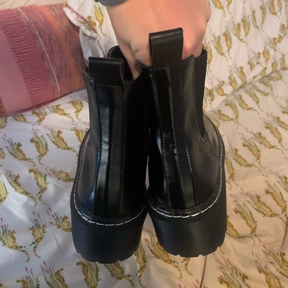 SOLD‼️Black Platform Chunky Chelsea Boot - Picture 5 of 5